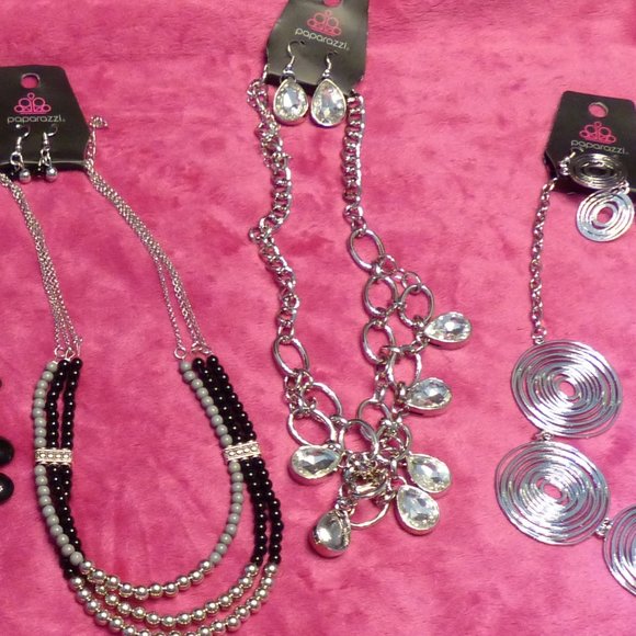 5 Paparazzi Silver Necklaces - Picture 5 of 6